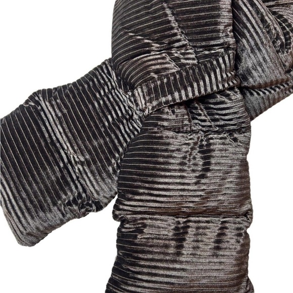New Steve Madden Velvet Effect Ribbed Puffy Scarf Brown, women accessories… - Picture 3 of 9